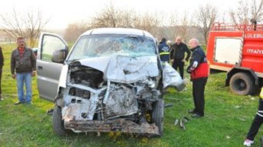 Minib&uuml;s İle Otob&uuml;s Kafa Kafaya &Ccedil;arpıştı: 1 &Ouml;l&uuml;