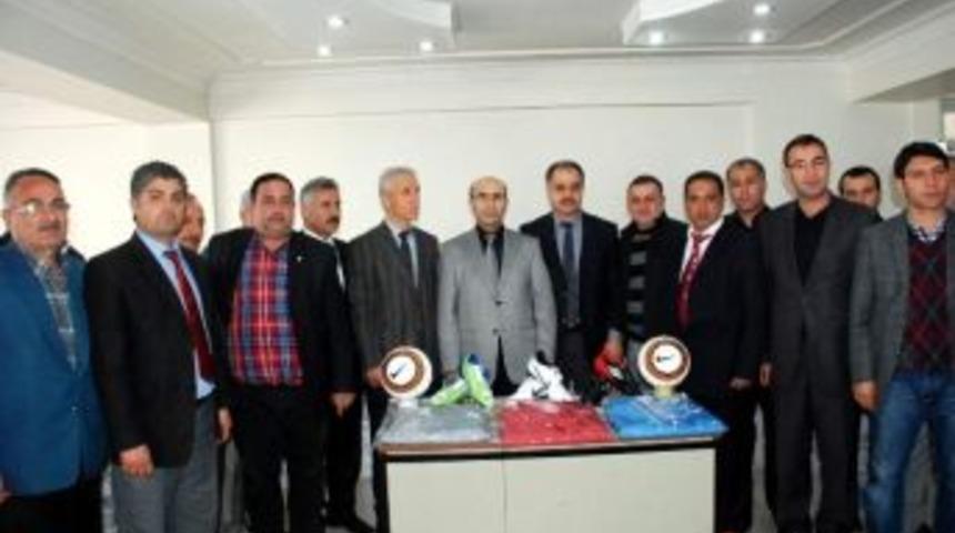 İl &Ouml;zel İdaresinden Amat&ouml;r Spor Kul&uuml;plerine Destek
