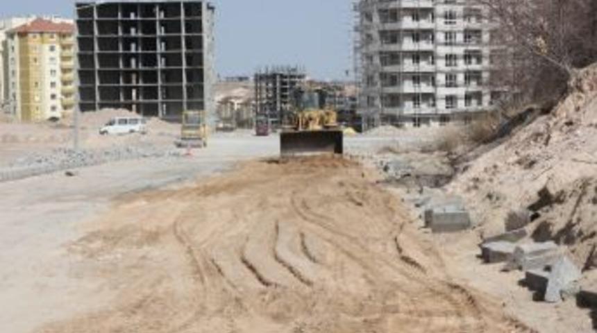 Cevher Dudayev Mahallesi&rsquo;nde Yol D&uuml;zenleme &Ccedil;alışmaları S&uuml;r&uuml;yor