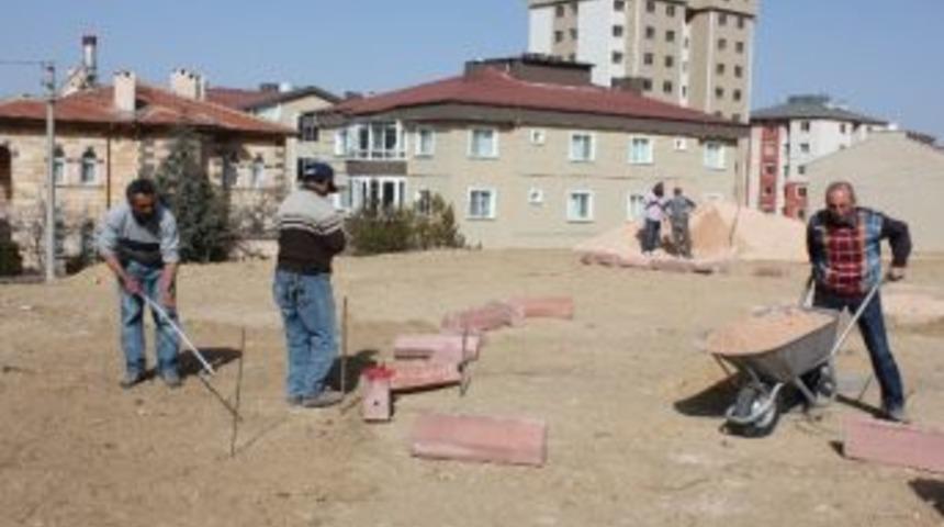 Nevşehir Belediyesi&rsquo;nin Yeşil Alan Atağı S&uuml;r&uuml;yor