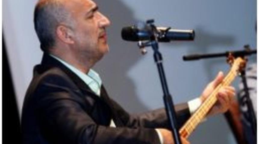 Bağlamanın &Uuml;stadı Erdal Erzincan&rsquo;dan M&uuml;zik Ş&ouml;leni