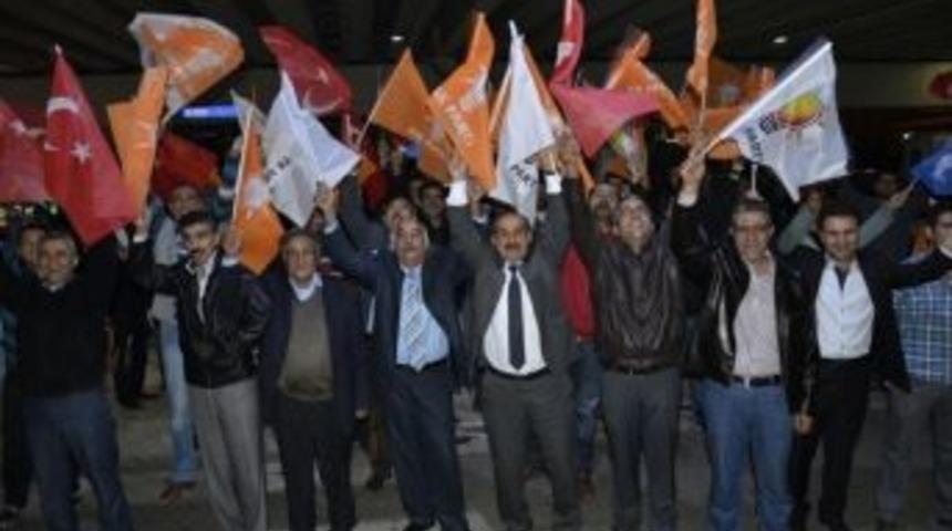 Ak Partili Kalkan'a Coşkulu Karşılama