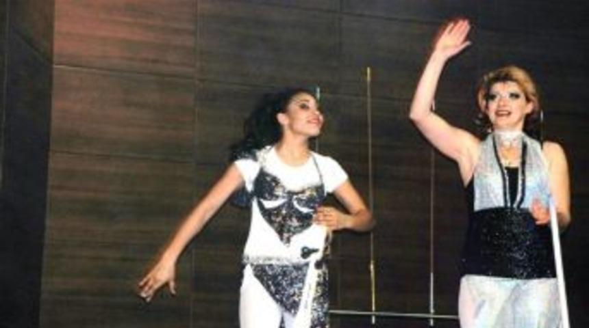 Gediz&rsquo;de Sirk G&ouml;sterisi B&uuml;y&uuml;ledi