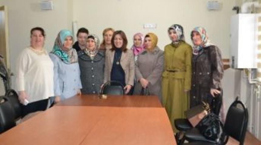 Ak Parti &Ccedil;erkezk&ouml;y Kadın Kolları Başkanı Yeşil, İstifa S&ouml;ylentilerini Yalanladı