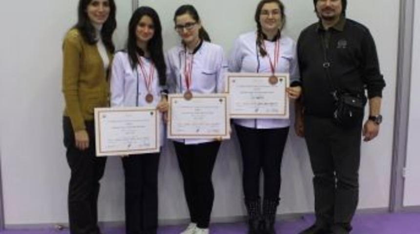 Kl&uuml; Pınarhisar Myo, 'mutfak G&uuml;nlerinden' &Ouml;d&uuml;llerle D&ouml;nd&uuml;