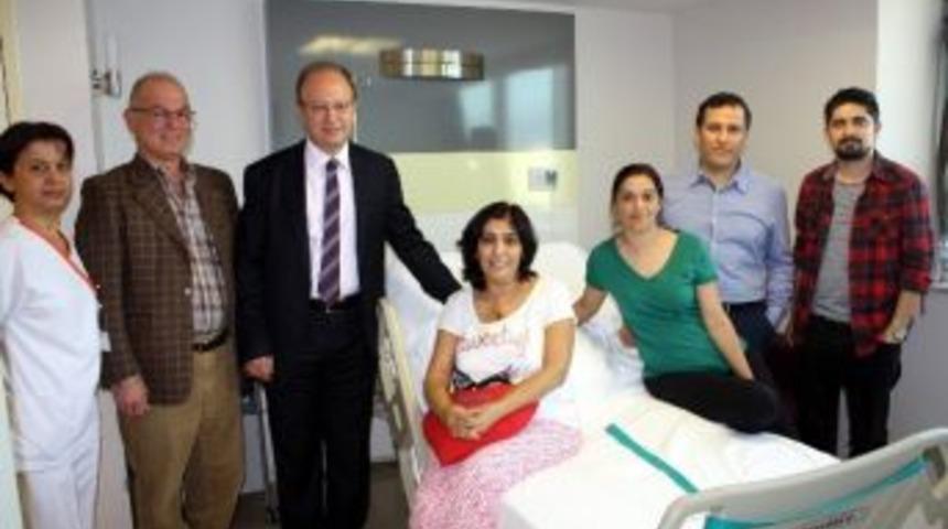 Lise Arkadaşlarının Yolu Ameliyathanede Kesişti