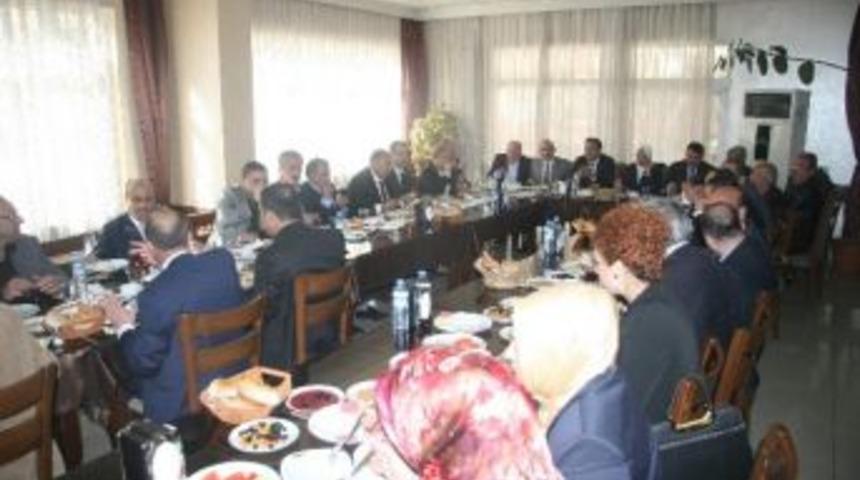 Ak Parti, Belediye Meclis &Uuml;yesi Adaylarını Tanıttı