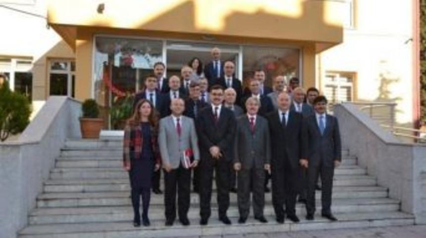 Vali Turhan, Milli Eğitim Toplantısına Katıldı