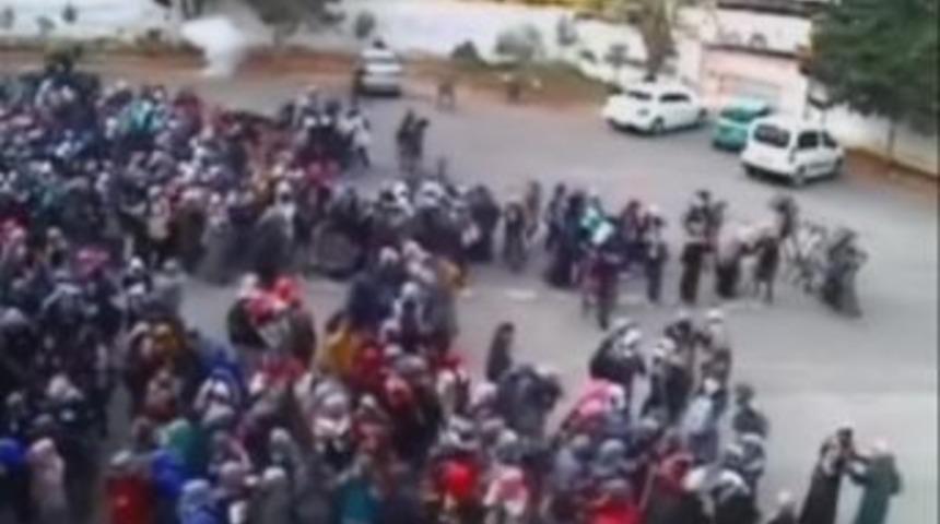 Okula Ses Bombalı Saldırı G&uuml;venlik Kamerasında