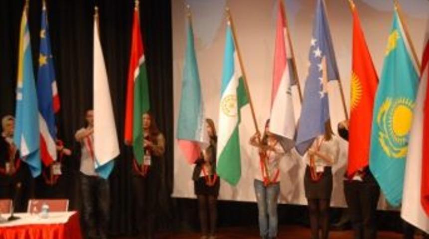 Isparta'da "ge&ccedil;mişten Geleceğe, Yerelden Evrensele T&uuml;rk D&uuml;nyası Edebiyat Forumu"