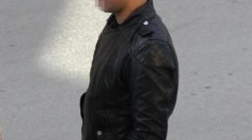 Soyunma Kabininde Bel Kıtlatmaya 1 Yıl 15 G&uuml;n Hapis