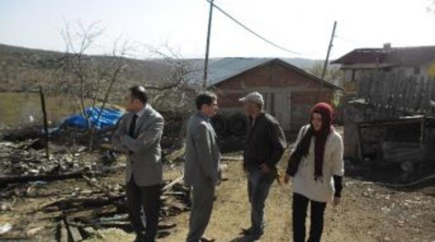 Evi Yanan &Ouml;ğrencilerini Yalnız Bırakmadılar