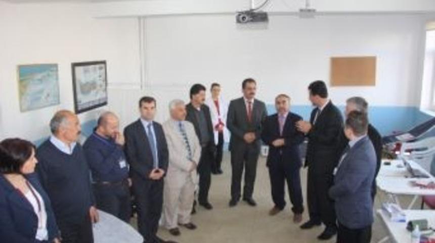 &Ouml;ğretmen Ve &Ouml;ğrenciler Kan Bağışında Seferber Oldu