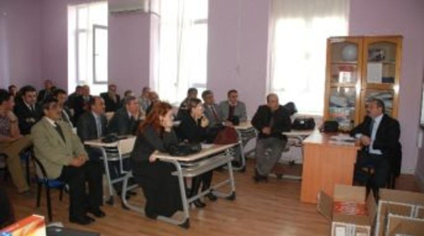 Silifke&rsquo;de &Ouml;ğretmenlere Tablet Bilgisayar Dağıtıldı