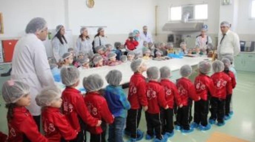 Minikler Oba Makarnayı Keşfetti
