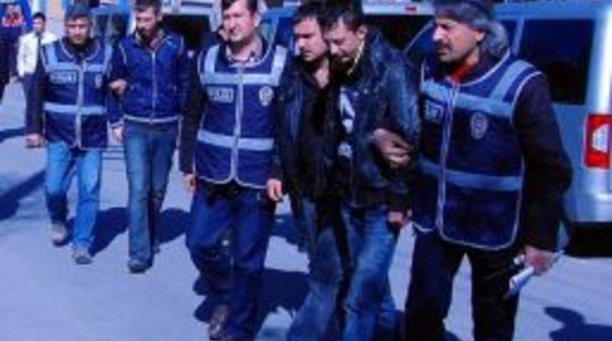 Eskişehir'de Battaniyeye Sarılı Bulunan Ceset