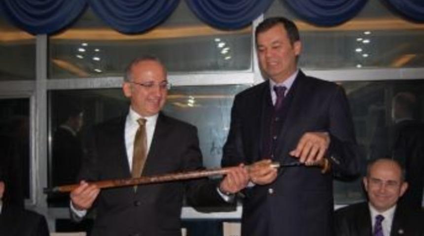 Emniyet M&uuml;d&uuml;r&uuml; Akg&uuml;&ccedil; Bitlislilerle Vedalaştı