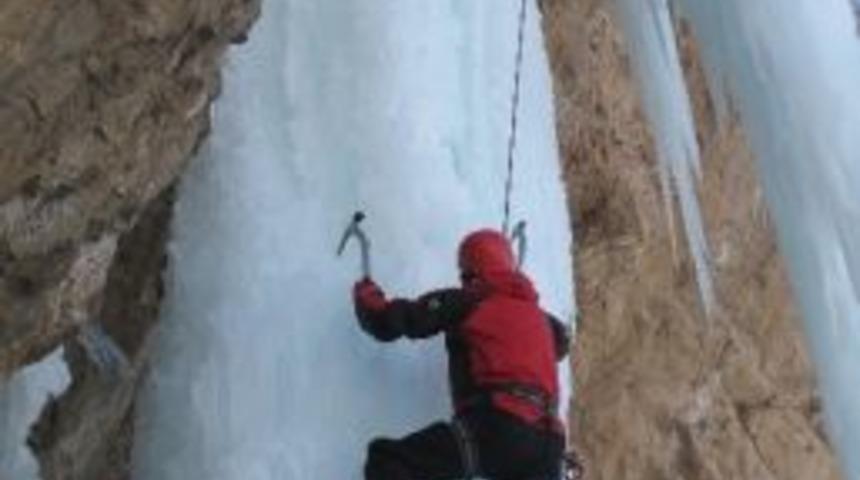 T&uuml;rk Sporcular Buz Dağlarını Fethetti