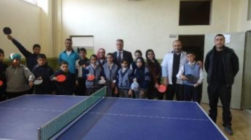 T&uuml;rk Spor Vakfı&rsquo;ndan Vakıfbank Ortaokulu&rsquo;na Destek