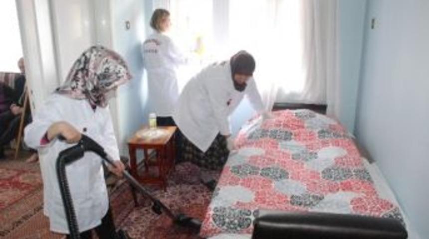 Taşk&ouml;pr&uuml;'de, Engelli, Yaşlı Ve Kimsesizlere 'evde Bakım' Hizmeti
