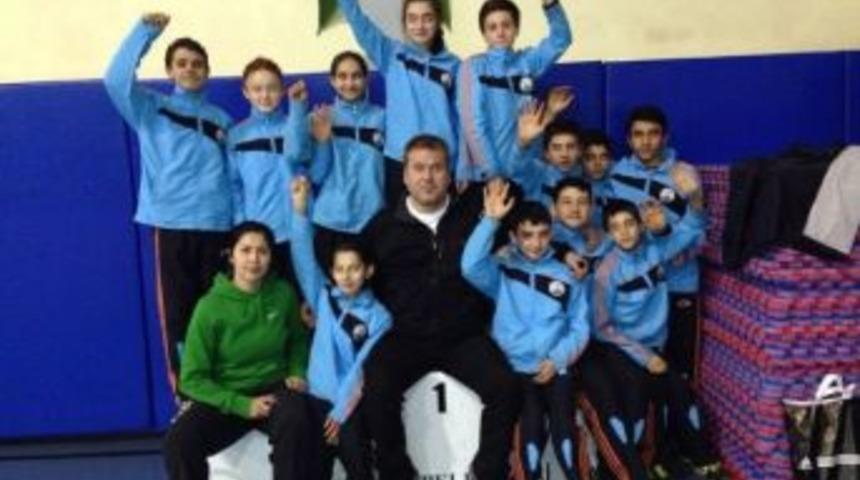 Badmintonda Osmangazi Fırtınası