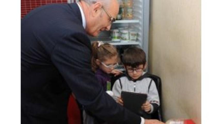 Başkan Yılmaz&rsquo;dan Gazi &Ccedil;ocuğu İkizlere Doğum G&uuml;n&uuml; S&uuml;rprizi