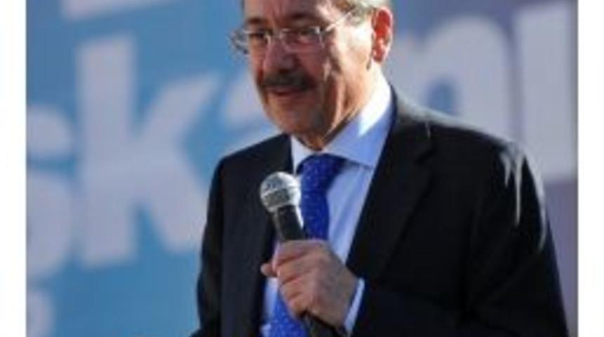 Başkan Melih G&ouml;k&ccedil;ek &Ccedil;ubuk&rsquo;ta