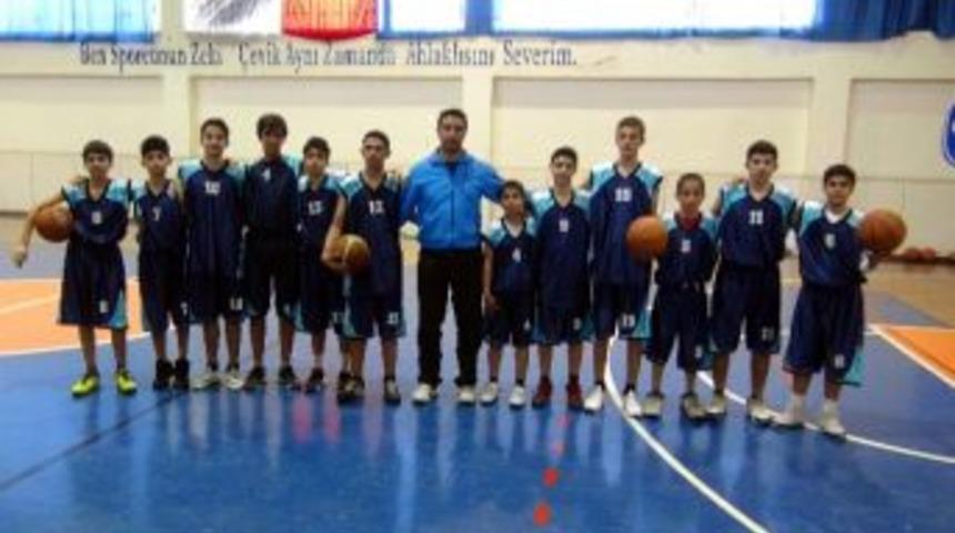 12 Basketbolcu Milli Takım Se&ccedil;melerine Katılıyor