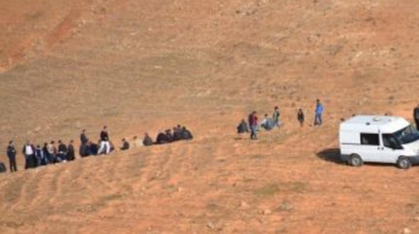 Siirt'te Bir Kişinin Ağaca Asılı Halde Cansız Bedenine Ulaşıldı