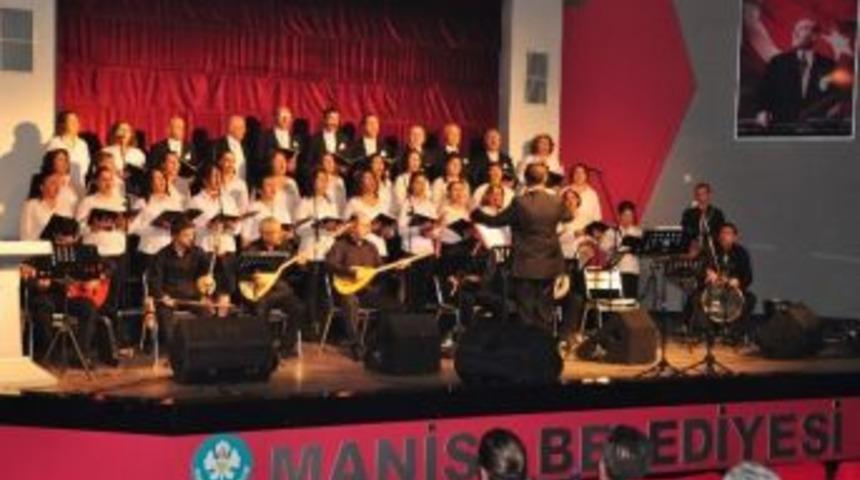 Manisa&rsquo;da Salihli Belediyesi T&uuml;rk Halk M&uuml;ziği Korosu Konser Verdi