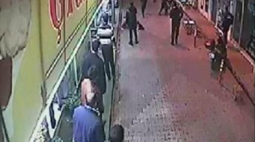 Silahlı &Ccedil;atışma G&uuml;venlik Kameralarına Yansıdı