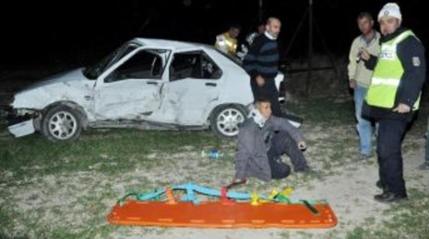 Otomobiller &Ccedil;arpıştı: 5 Yaralı