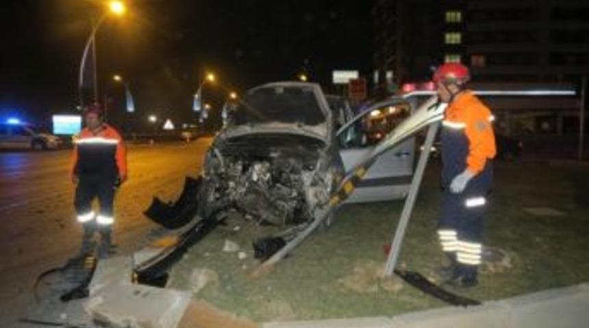 Trafik Kazası: 3 Yaralı