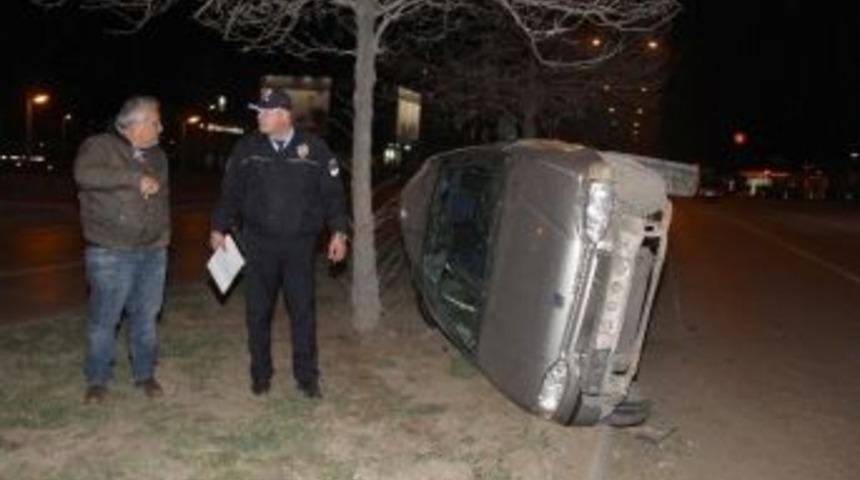 Kazada Yaralanan Bayan S&uuml;r&uuml;c&uuml;y&uuml; Emniyet Kemeri Kurtardı