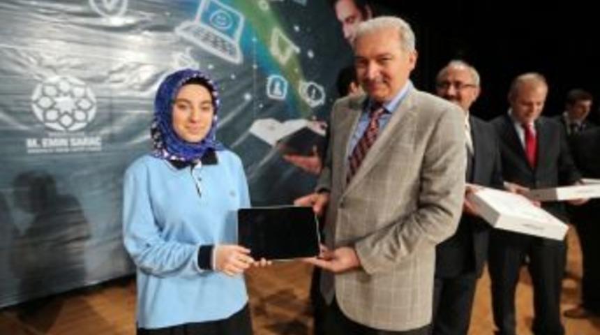 Başakşehir Belediyesi&rsquo;nden Eğitime Tablet Bilgisayar Desteği