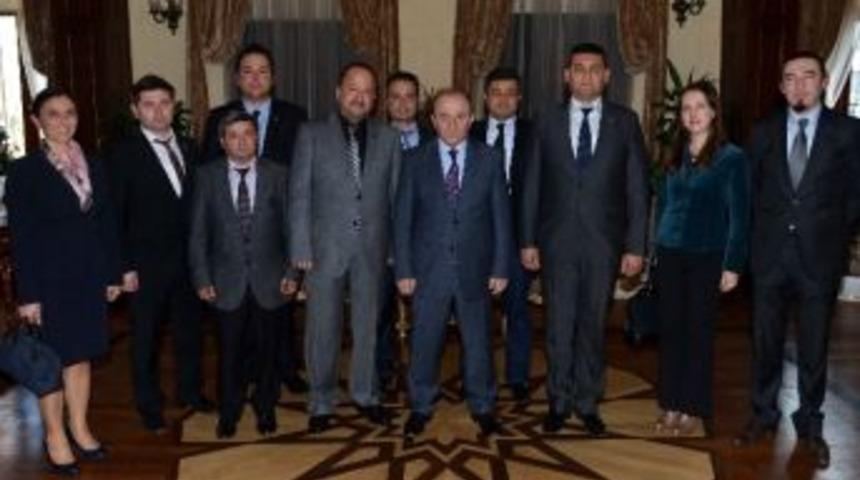Makine M&uuml;hendisleri Odası Y&ouml;netiminden Vali &Ouml;zt&uuml;rk&rsquo;e Ziyaret