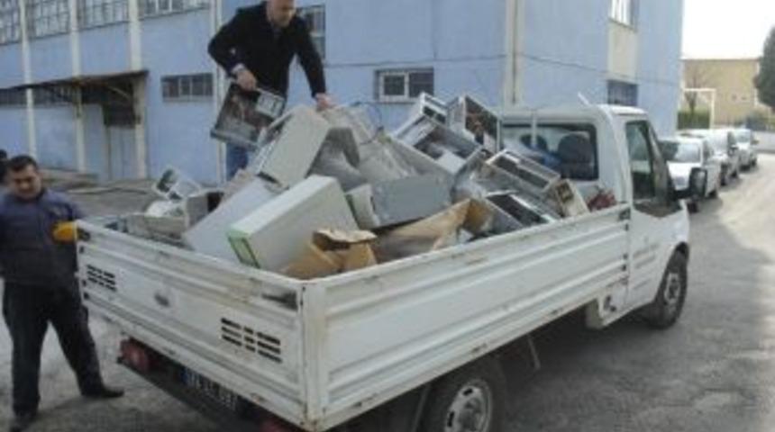 Okuldan 3 Ton Elektronik Atık &Ccedil;ıktı