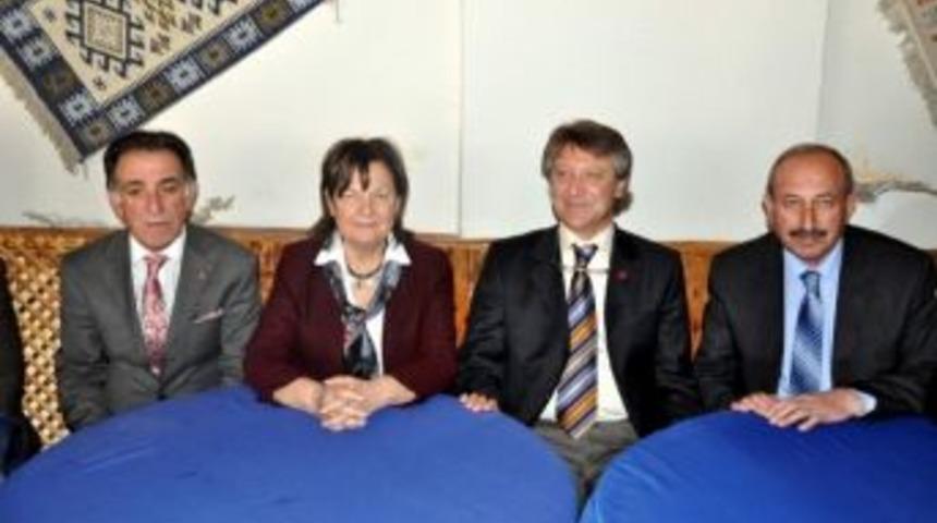 Chp G&uuml;lşehir Se&ccedil;im B&uuml;rosunun A&ccedil;ılışını İzmir Milletvekili H&uuml;lya G&uuml;ven Yaptı