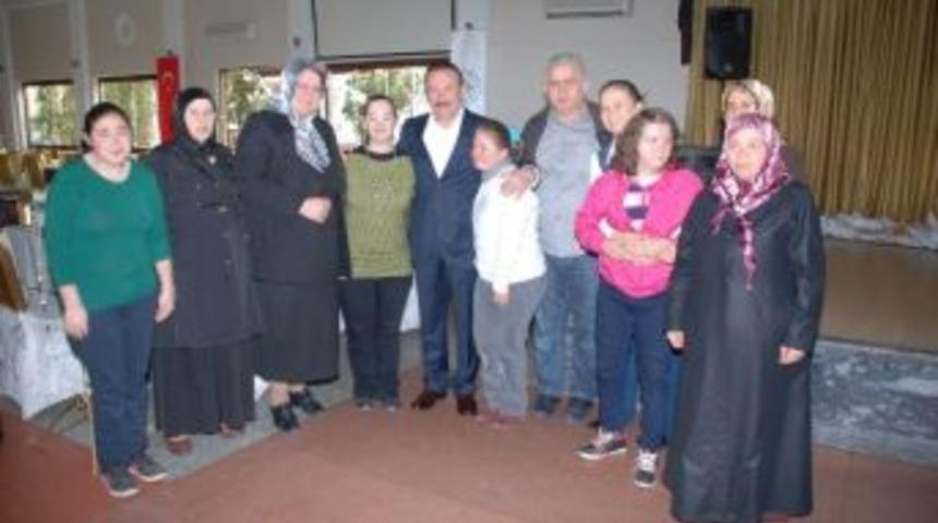 Başkan Doğan Kocaeli Spastik &Ccedil;ocuklar Derneği'ni Ziyaret Etti