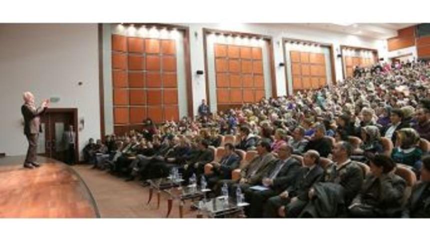 &ldquo;eleştirel D&uuml;ş&uuml;nce&rdquo; Konferansı