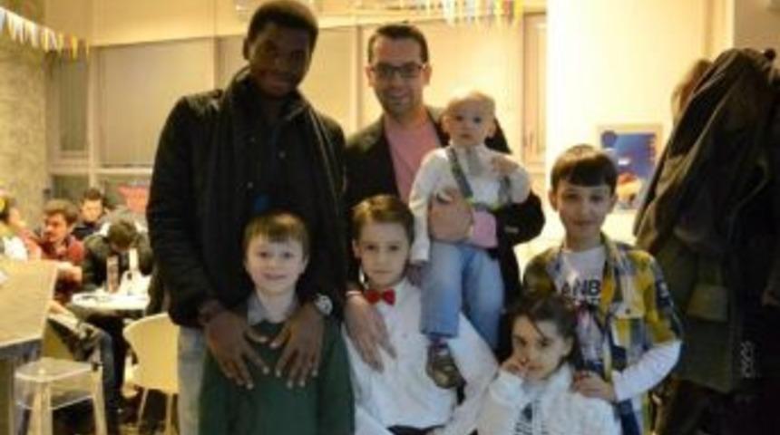 Speaking Cafe'de Renkli Doğum G&uuml;n&uuml;