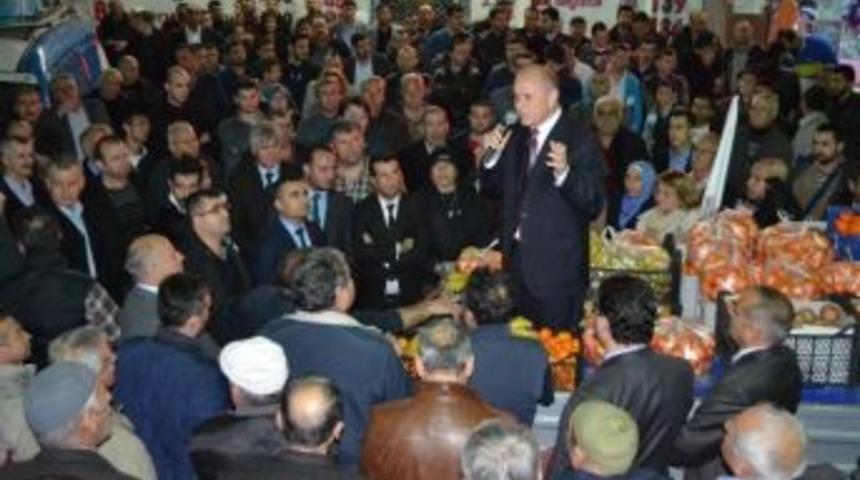 Salon Ağzına Kadar Dolunca Kamyonetin &Uuml;st&uuml;nde Partililere Seslendi