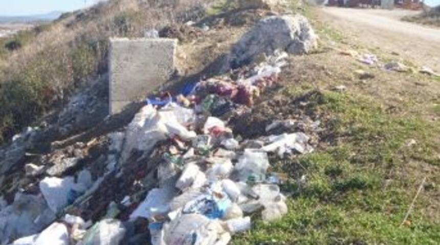 K&ouml;y Yolu &Ccedil;&ouml;pl&uuml;ğe D&ouml;nd&uuml;