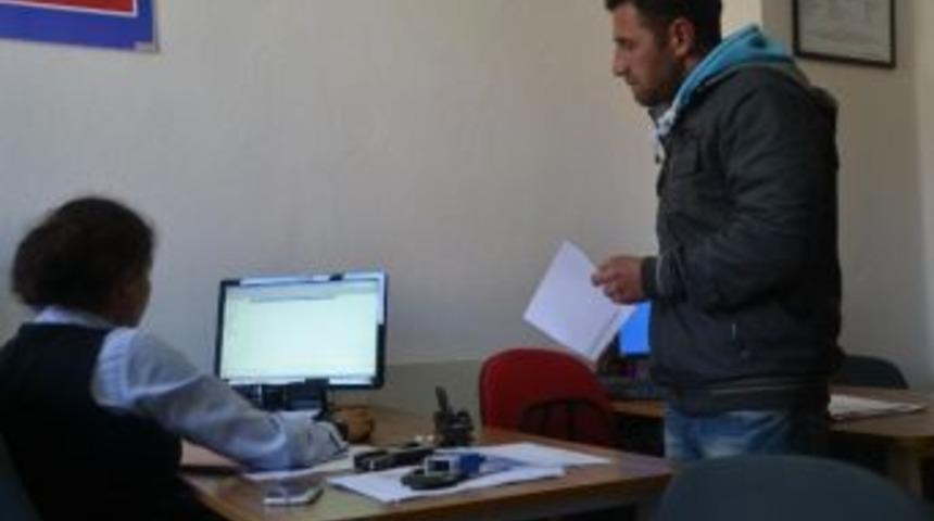 Seferihisar N&uuml;fus M&uuml;d&uuml;rl&uuml;ğ&uuml;'nden Samimi Hizmet