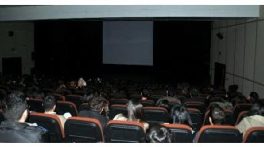 "33 Yıllık Direniş Berfo Ana" Belgeselinin G&ouml;sterimi Yapıldı