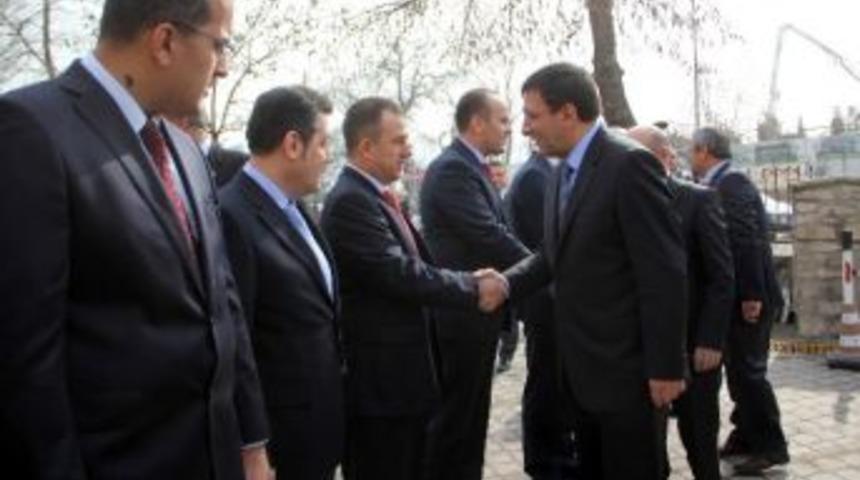Kalkınma Bakanı Yılmaz Karab&uuml;k&rsquo;te