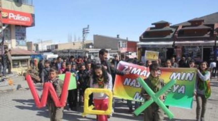 D&uuml;nya Anadil G&uuml;n&uuml; Başkale&rsquo;de Kutlandı