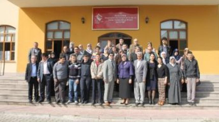 Engelli &Ccedil;ocuklardan Vali Eşine Ziyaret