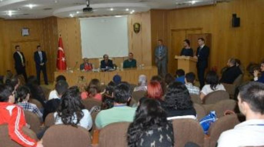 Yabancı &Ouml;ğrencilerden Vali Coş'a Ziyaret