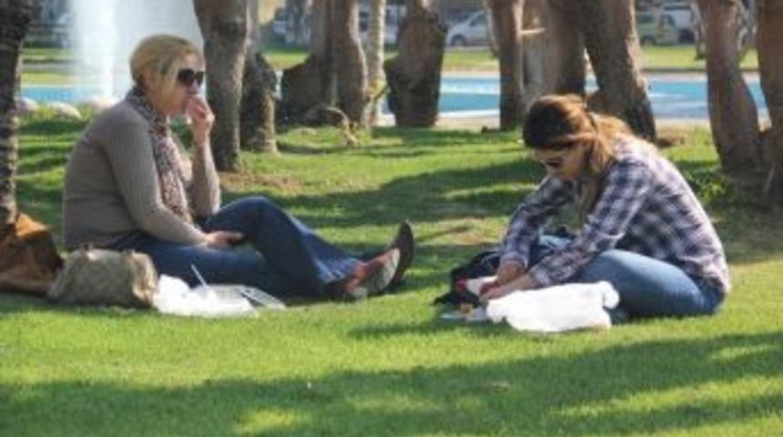 Adana Baharı Yaşıyor